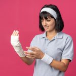 Tangan Terkilir Buat Kegiatan Tersendat? Kenali Pemicu serta Metode Mengatasinya