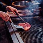 Rahasia Memanggang Steak Juicy serta Lezat Semacam di Restoran